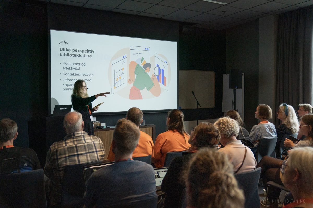 Illustrasjonsbilde av et foredrag under VIRAK-konferansen 2025.